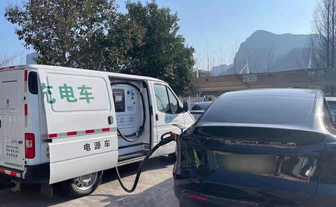 榆社汽车搭电
